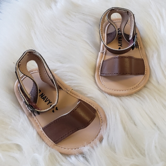 NEW Old Navy Baby Ankle Strap Sandals 0-3 Months - Picture 2 of 7